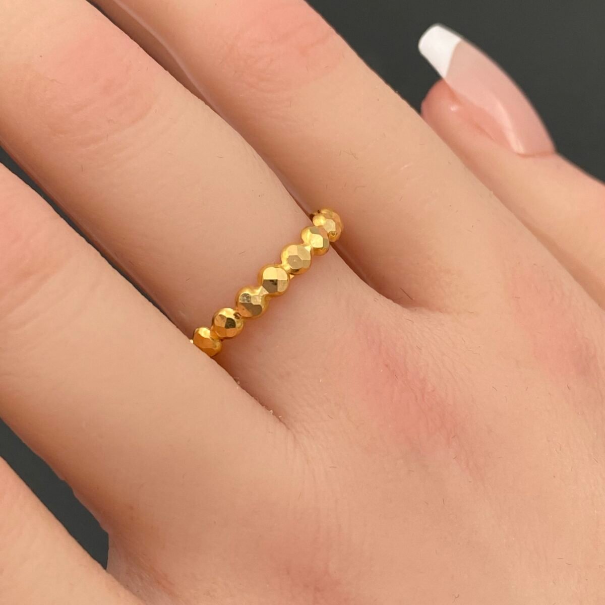 ⁦دبلة ذهب عيار 21 الوزن 1.75 جرام⁩ - الصورة ⁦2⁩