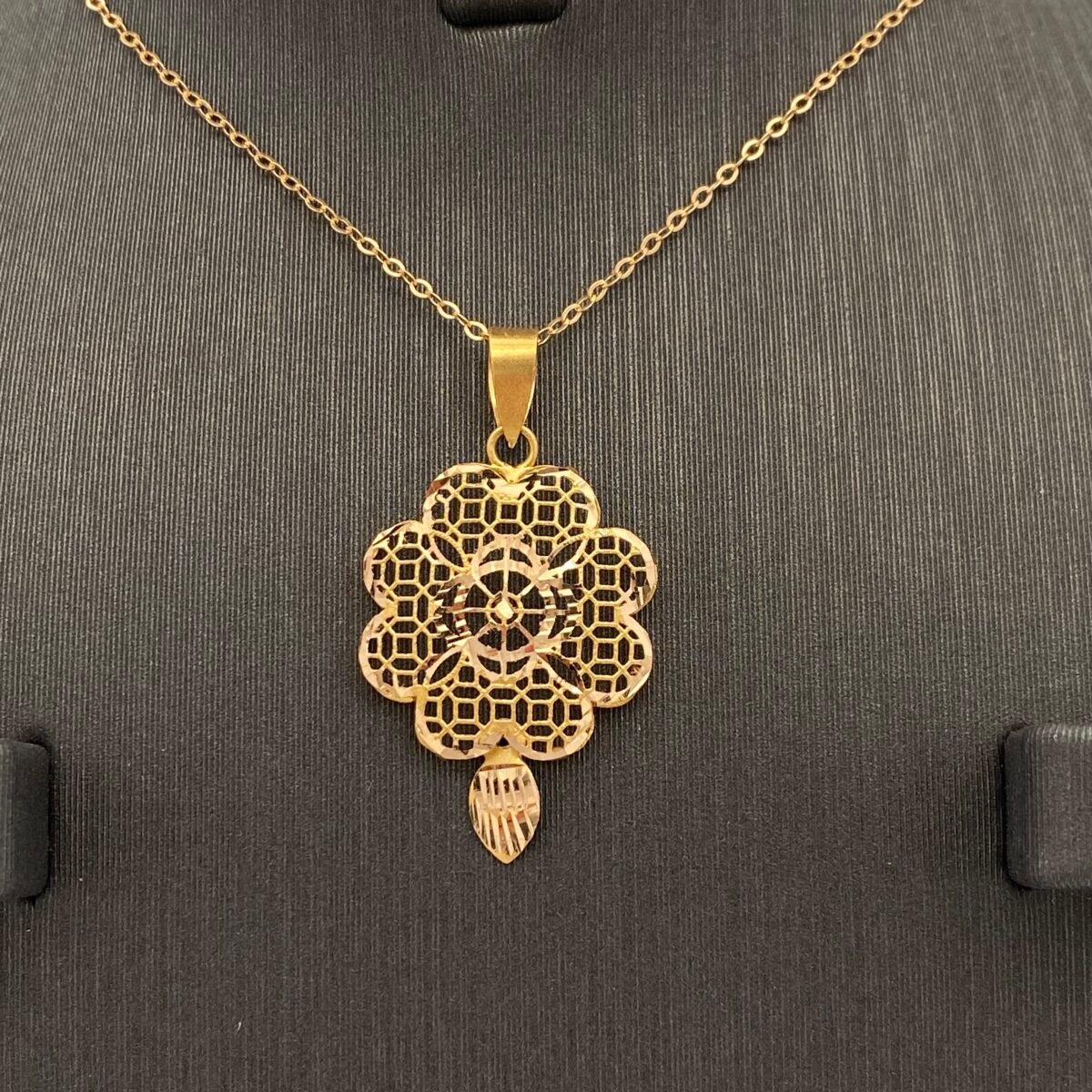 ⁦نصف طقم ذهب عيار 21 الوزن 3.58 جرام⁩ - الصورة ⁦3⁩