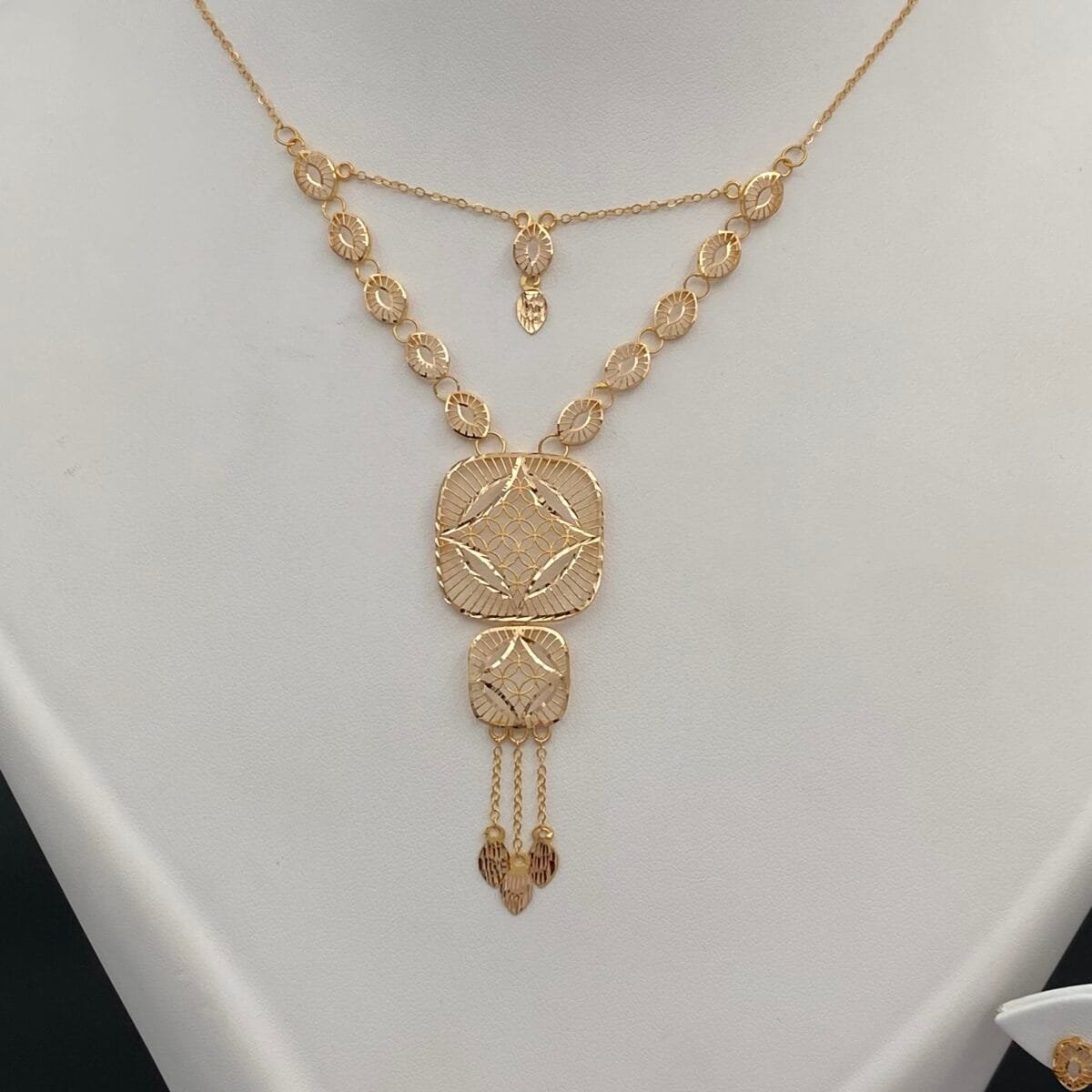 ⁦طقم ذهب عيار 21 الوزن 8.49 جرام⁩ - الصورة ⁦2⁩
