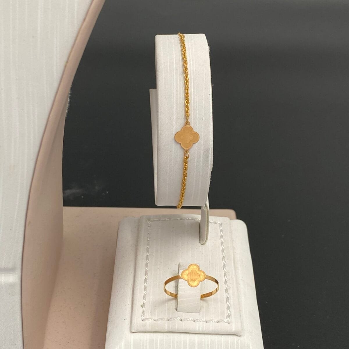 ⁦طقم ذهب عيار 21 الوزن 2.89 جرام⁩ - الصورة ⁦3⁩