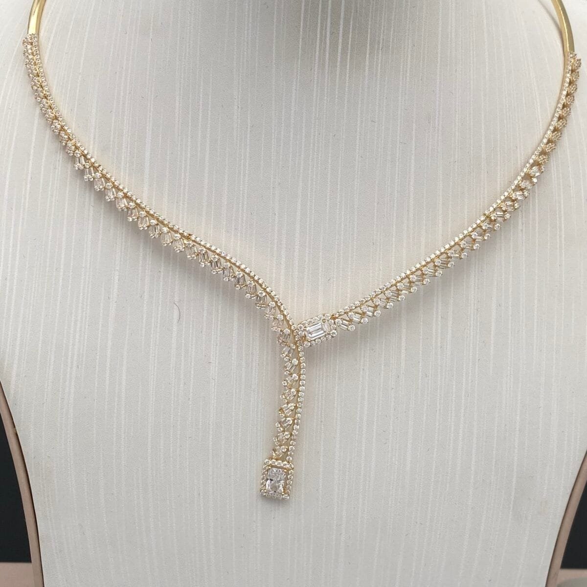 ⁦طقم ذهب عيار 18 الوزن 22.95 جرام⁩ - الصورة ⁦2⁩