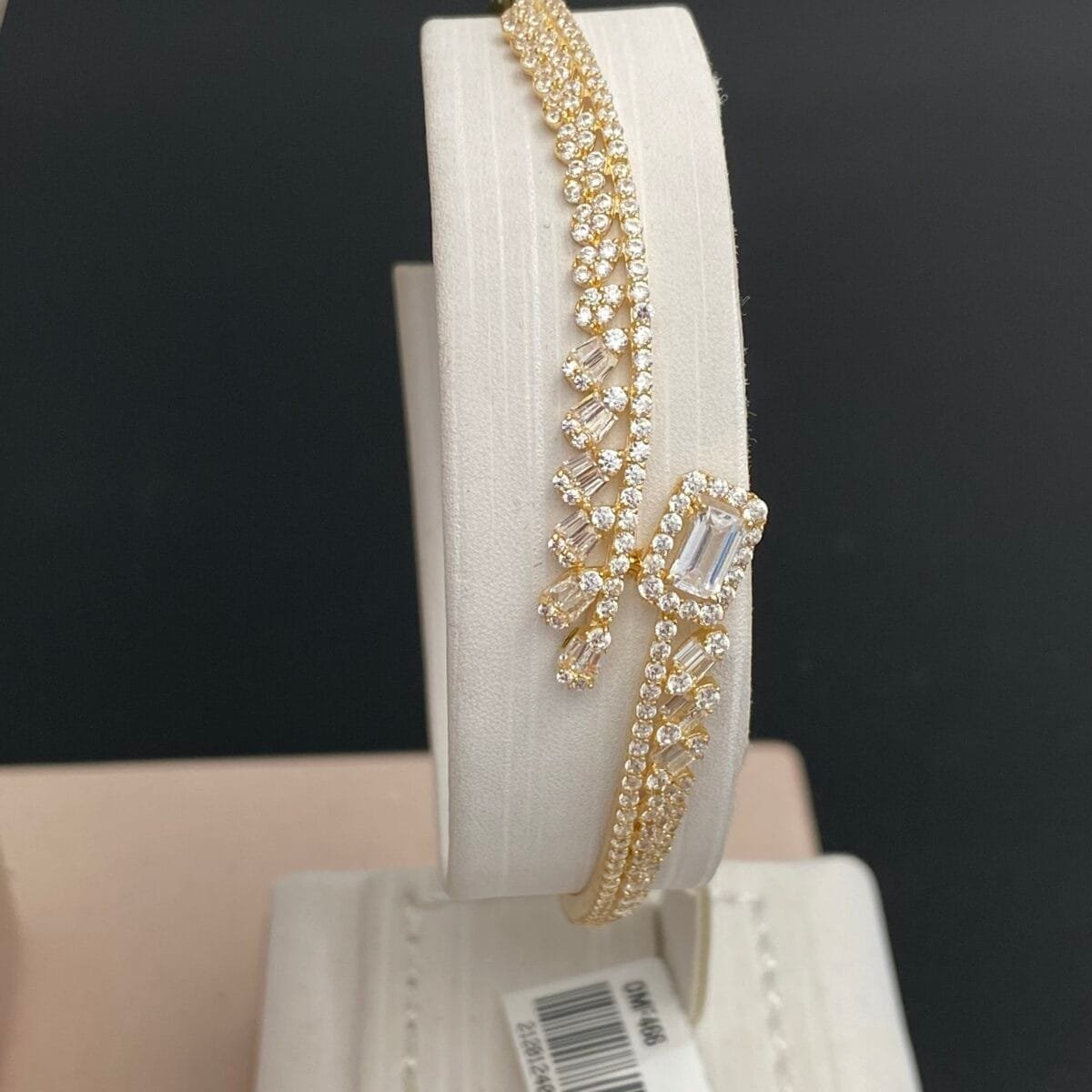 ⁦طقم ذهب عيار 18 الوزن 22.95 جرام⁩ - الصورة ⁦4⁩