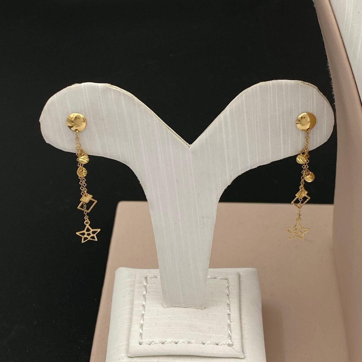 ⁦طقم ذهب عيار 18 الوزن 3.93 جرام⁩ - الصورة ⁦4⁩