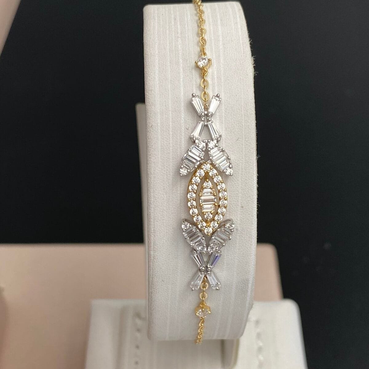 ⁦طقم ذهب عيار 18 الوزن 9.98 جرام⁩ - الصورة ⁦6⁩