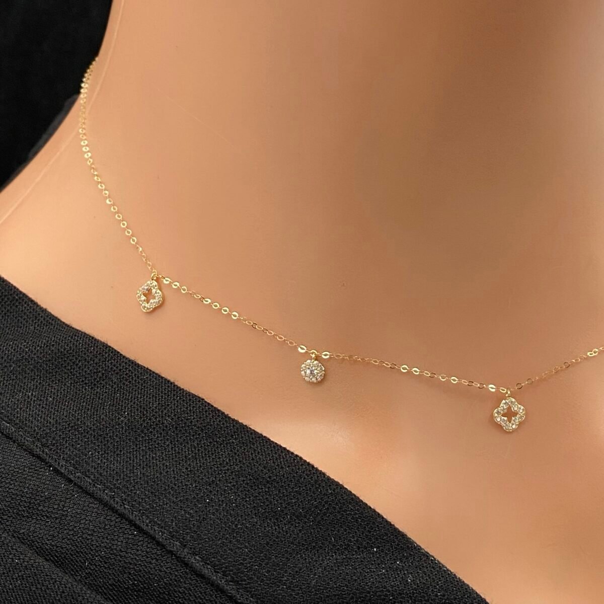 ⁦عقد شوكر ذهب عيار 18 الوزن 0.82 جرام⁩ - الصورة ⁦3⁩