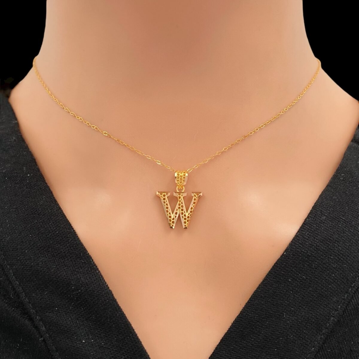 حرف W ذهب عيار 21 الوزن 1.48 جرام