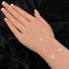 كف ذهب عيار 18 وزن 1.53 جرام تصميم عصري راقي يناسب جميع الأذواق والمناسبات من معارض قمة زاوية الشفاء للذهب والمجوهرات بالرياض