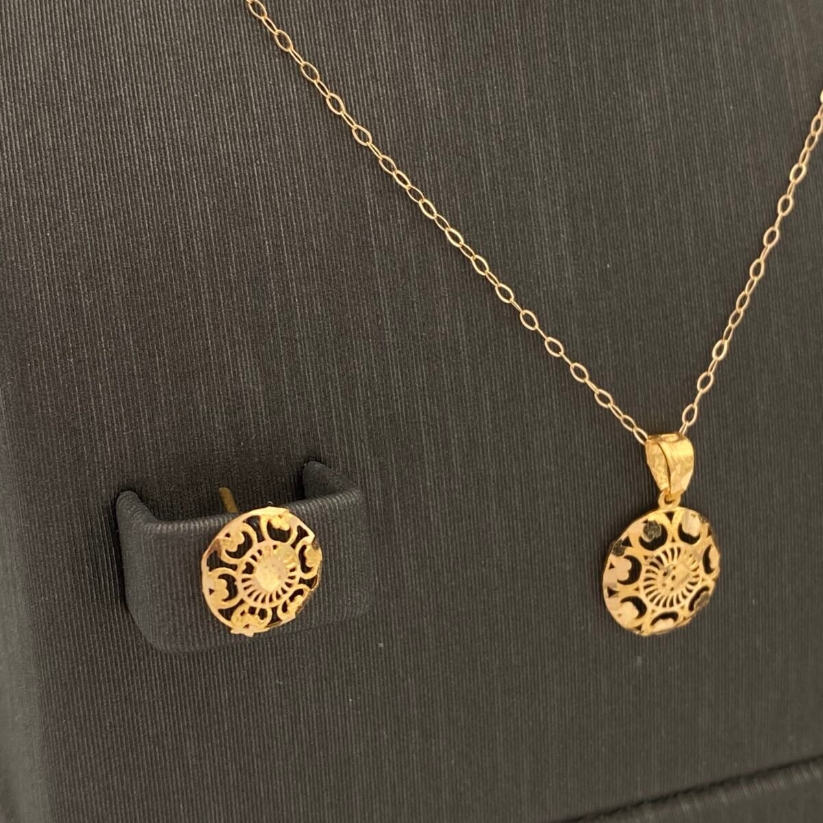 ⁦نصف طقم ذهب مواليد عيار 21 الوزن 2.43 جرام⁩ - الصورة ⁦4⁩