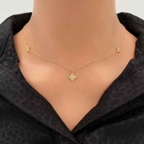 عقد ذهب عيار 18 الوزن 1.99 جرام