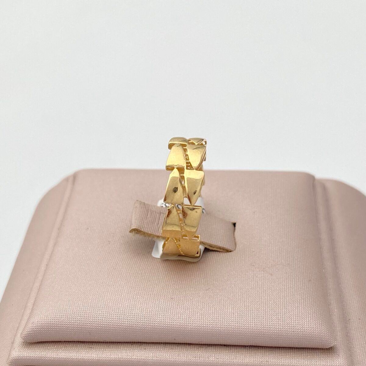 ⁦دبله ذهب عيار 18 الوزن 1.78 جرام⁩ - الصورة ⁦3⁩