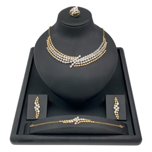 طقم ذهب عيار 18 الوزن 24.98 جرام