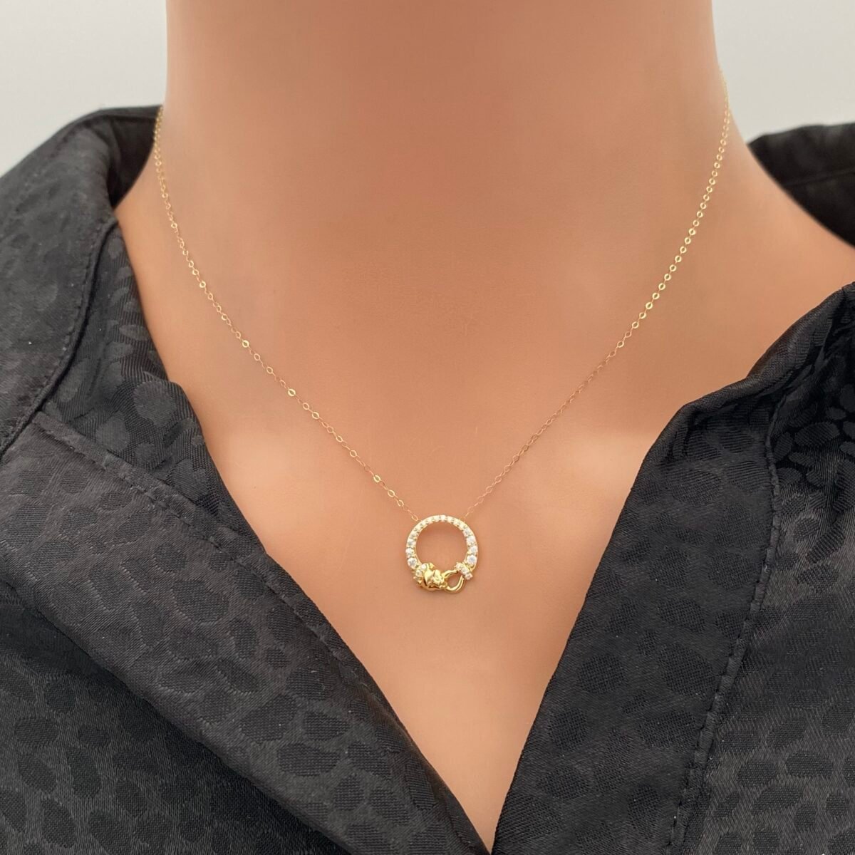 عقد ذهب عيار 18 الوزن 0.72 جرام