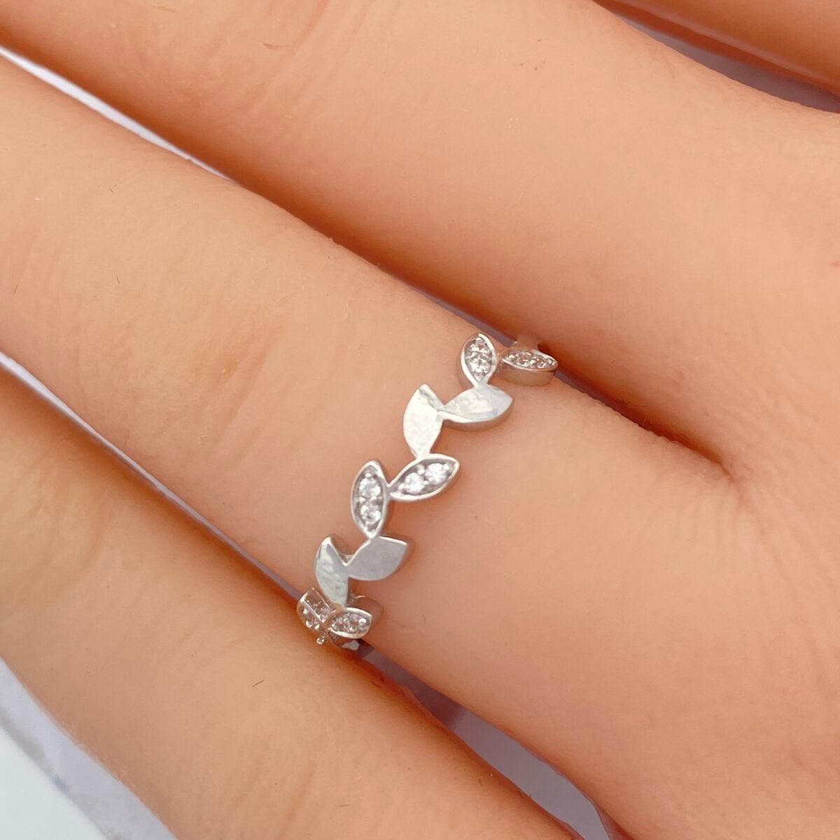 ⁦خاتم ذهب عيار 18 الوزن 0.86 جرام⁩ - الصورة ⁦2⁩