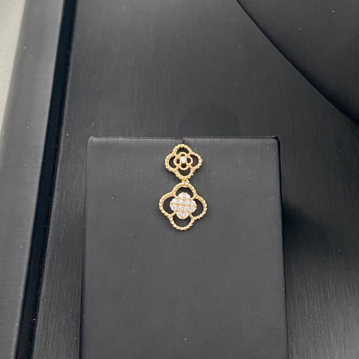 ⁦طقم ذهب عيار 18 الوزن 7.66 جرام⁩ - الصورة ⁦4⁩