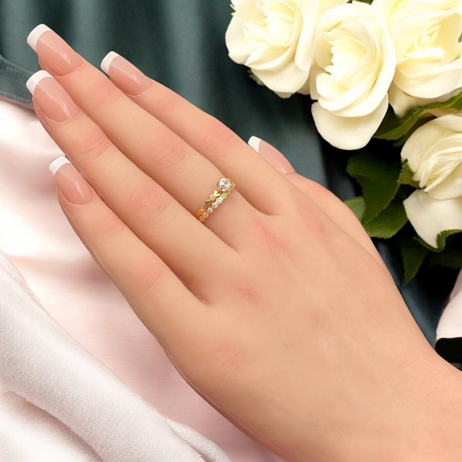 خاتم توينز ذهب عيار 18 الوزن 2.70 جرام