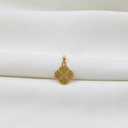 تعليقه ذهب عيار 18 الوزن 0.21 جرام