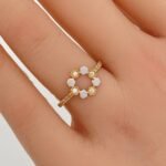 ⁦خاتم ذهب عيار 18 الوزن 1.06 جرام⁩ - الصورة ⁦2⁩