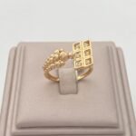 ⁦خاتم ذهب عيار 21 الوزن 3.01 جرام⁩ - الصورة ⁦2⁩