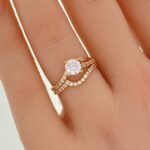 ⁦توينز ذهب عيار 21 الوزن 2.36 جرام⁩ - الصورة ⁦2⁩