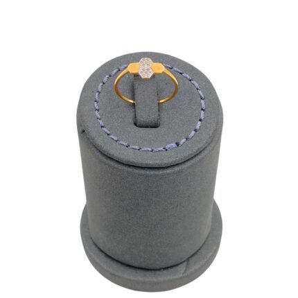 خاتم ذهب عيار 18 الوزن 0.69 جرام