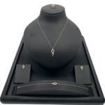 طقم ذهب شكل ثعبان عيار 18 وزن 3 جم يشع أناقة وجمال