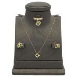 نصف طقم ذهب عيار 18 الوزن 4.96 جرام