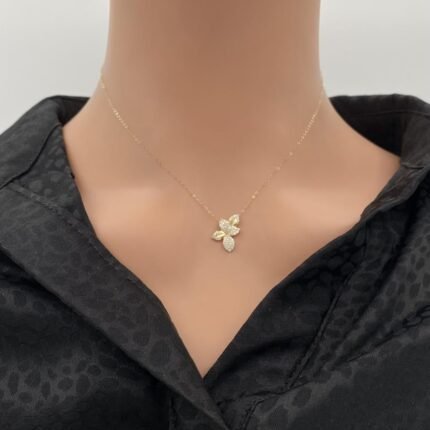 عقد ذهب عيار 18 الوزن 0.95 جرام