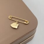 ⁦بروش ذهب عيار 18 الوزن 0.97 جرام⁩ - الصورة ⁦2⁩