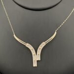 ⁦طقم ذهب عيار 18 وزن 7.2 جم تصميم متألق لإطلالة ساحرة وفاخرة⁩ - الصورة ⁦4⁩