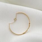 ⁦اسواره اطفال ذهب عيار 18 الوزن 2.15 جرام⁩ - الصورة ⁦2⁩