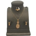 نصف طقم ذهب عيار 21 الوزن 4.08 جرام