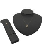 عقد وإسواره ذهب عيار 18 الوزن 1.22 جرام