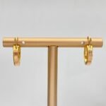 ⁦حلق ذهب عيار 21 الوزن 2.08 جرام⁩ - الصورة ⁦2⁩