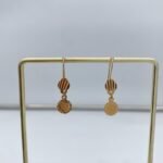 ⁦حلق ذهب عيار 21 الوزن 1.49 جرام⁩ - الصورة ⁦2⁩