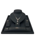 طقم ذهب عيار 18 الوزن 10.97 جرام