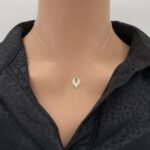 عقد ذهب عيار 18 الوزن 0.81 جرام