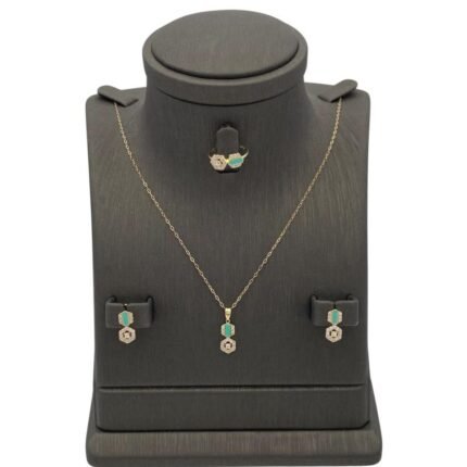 نصف طقم أطفال ذهب عيار 18 الوزن 3.48 جرام