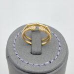 ⁦خاتم ذهب عيار 18 الوزن 2.24 جرام⁩ - الصورة ⁦2⁩