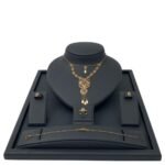 طقم ذهب كامل دورين عيار 21 وزن 8.53 جم الأكثر مبيعًا بنقوش شرقية تضفي فخامة فريدة لإطلالتك