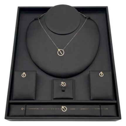 طقم ذهب عيار 18 الوزن 3.75 جرام