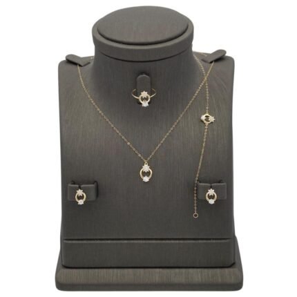 طقم أطفال ذهب عيار 18 الوزن 2.03 جرام