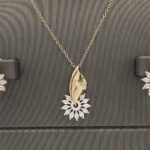 ⁦نصف طقم ذهب عيار 18 الوزن 7.95 جرام⁩ - الصورة ⁦2⁩