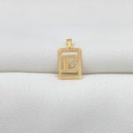 تعليقه حرف E ذهب عيار 18 الوزن 0.31 جرام