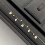 ⁦طقم ذهب تشوكر عيار 18 وزن 3.65 جم يبرز ذوقك الرفيع ويكمل إطلالتك⁩ - الصورة ⁦2⁩