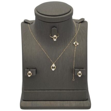 طقم أطفال ذهب عيار 18 الوزن 2.01 جرام