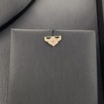 ⁦طقم ذهب ناعم عيار 18 وزن 2.73 جم تصميم مرصع ملكي فاخر⁩ - الصورة ⁦3⁩