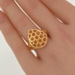 ⁦خاتم ذهب عيار 21 الوزن 3.34 جرام⁩ - الصورة ⁦2⁩