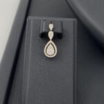 ⁦طقم ذهب عيار 18 الوزن 12.28 جرام⁩ - الصورة ⁦2⁩