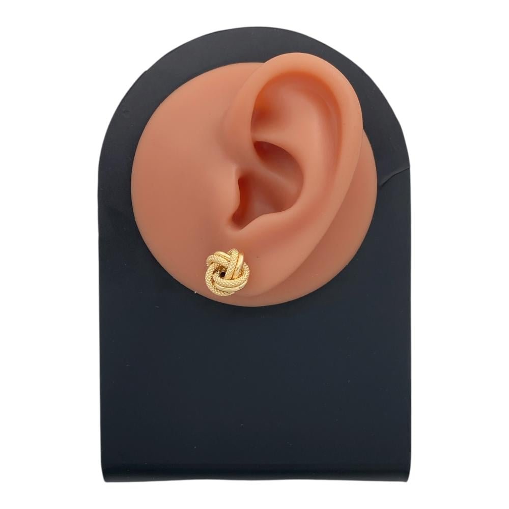 حلق ذهب عيار 18 الوزن 2.12 جرام حلق ذهب عيار 18 الوزن 2.12 جرام