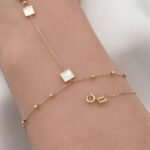 ⁦كف ذهب عيار 18 الوزن 1.7 جرام⁩ - الصورة ⁦2⁩